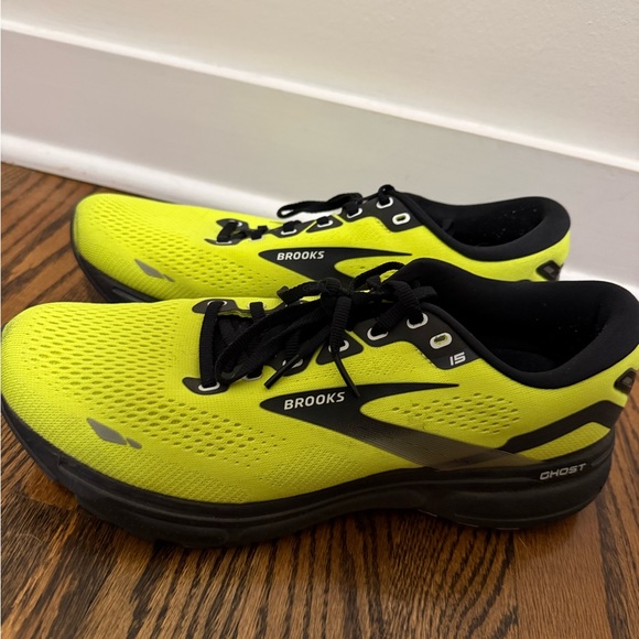 Brooks Men's Neon Yellow Athletic Shoes - Picture 3 of 4